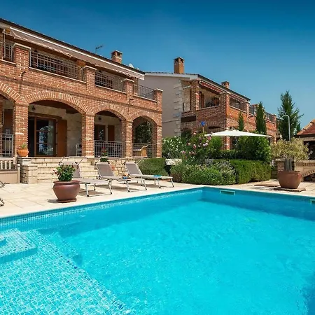 Arta Holiday home *
