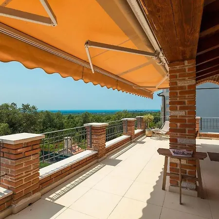 Arta Holiday home